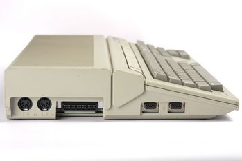 Side view of Atari Falcon 030